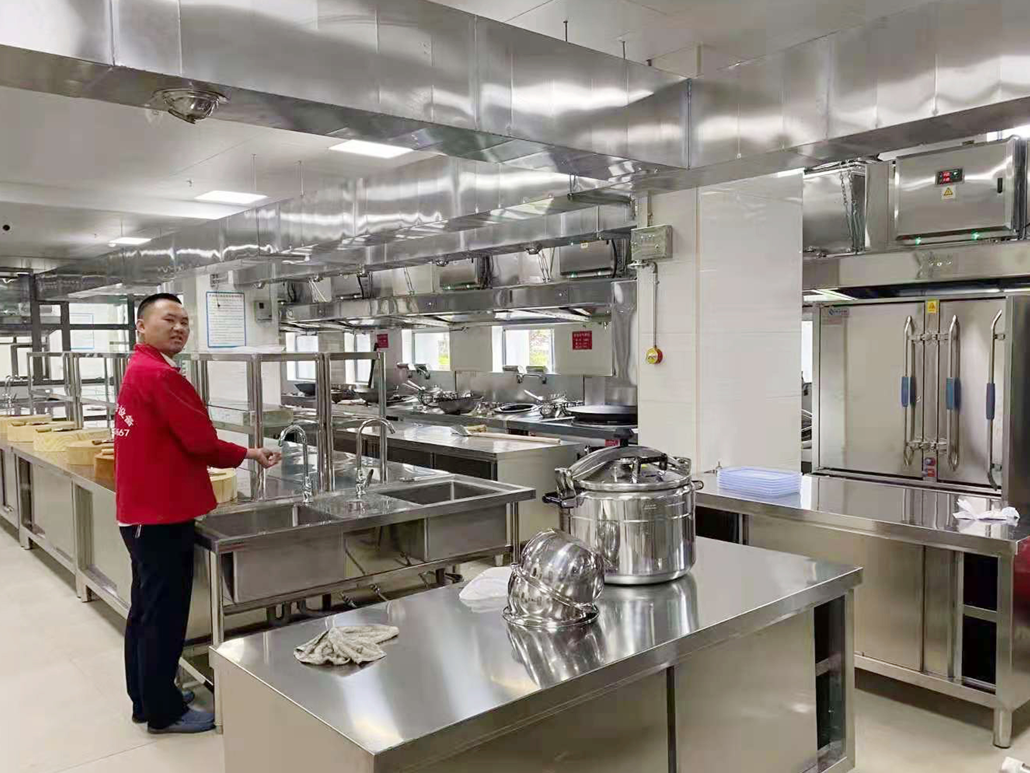 四川食堂厨房设备生产厂家告诉你大型食堂厨房设备清单主要包含哪些