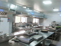 四川商用厨房设备定制厂家告诉你商用厨房设备和家用厨房设备有什么不同