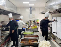四川学校厨房设备厂家告诉你如何清洗不锈钢厨房设备