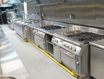 成都食堂厨房厨具设备厂家告诉你商用厨房燃气设施改造和安装注意事项