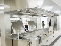 成都厨具设备厂家告诉你大型厨房排烟通风系统的特点